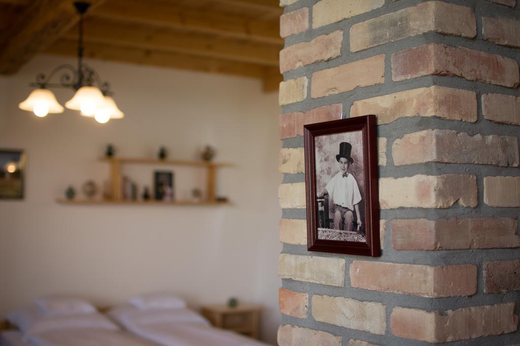 Edenkert Vendeghazak Hotell Pécsvárad Exteriör bild